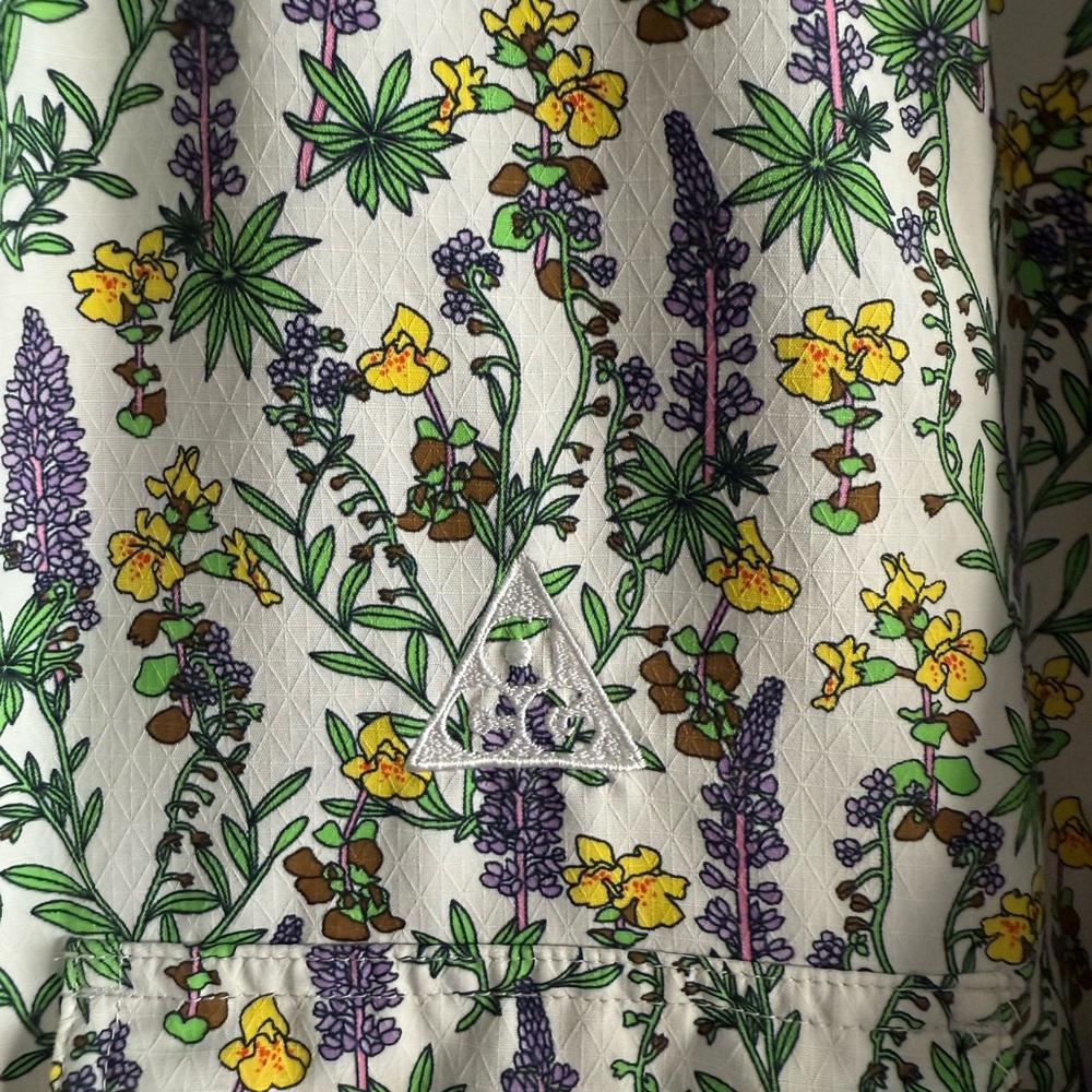 Nike ACG ‘Snowgrass’ Multicolor Floral Men's Casual Shirt - Picture 2 of 9